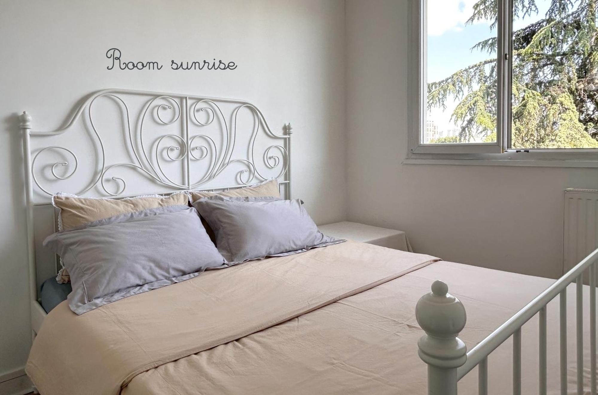 Parishuit Apartment Тие Екстериор снимка